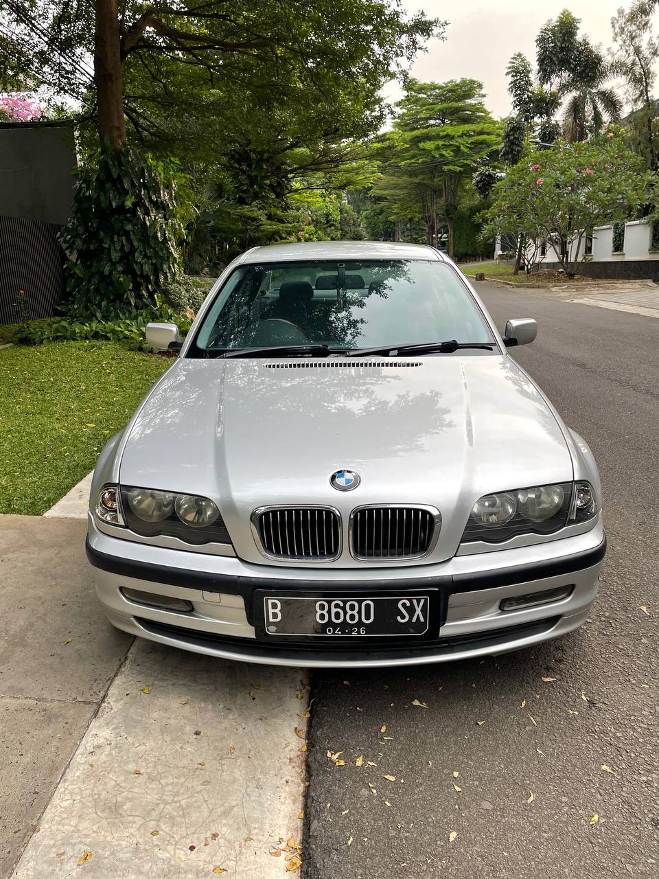 2001 BMW 3 Series Sedan  325iat 325iat bekas