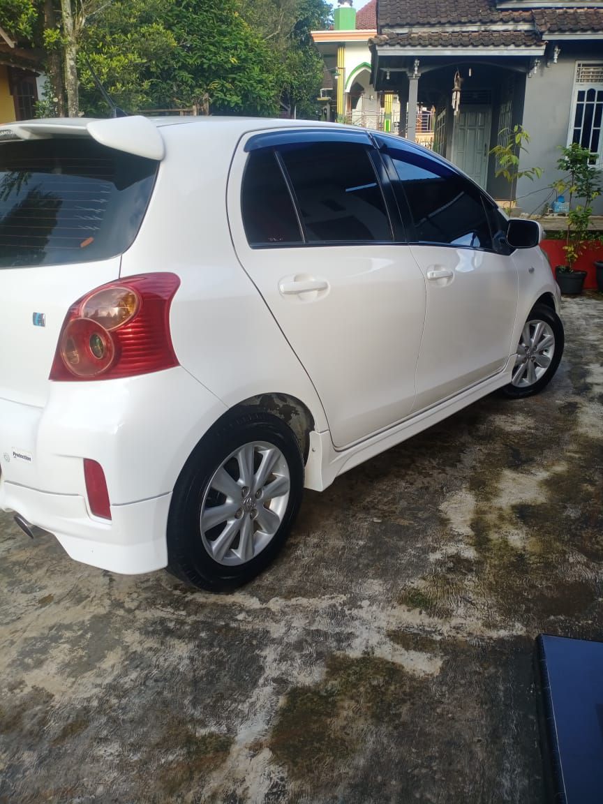 2012 Toyota Yaris E Grade M/T 2012 Toyota Yaris E Grade M/T