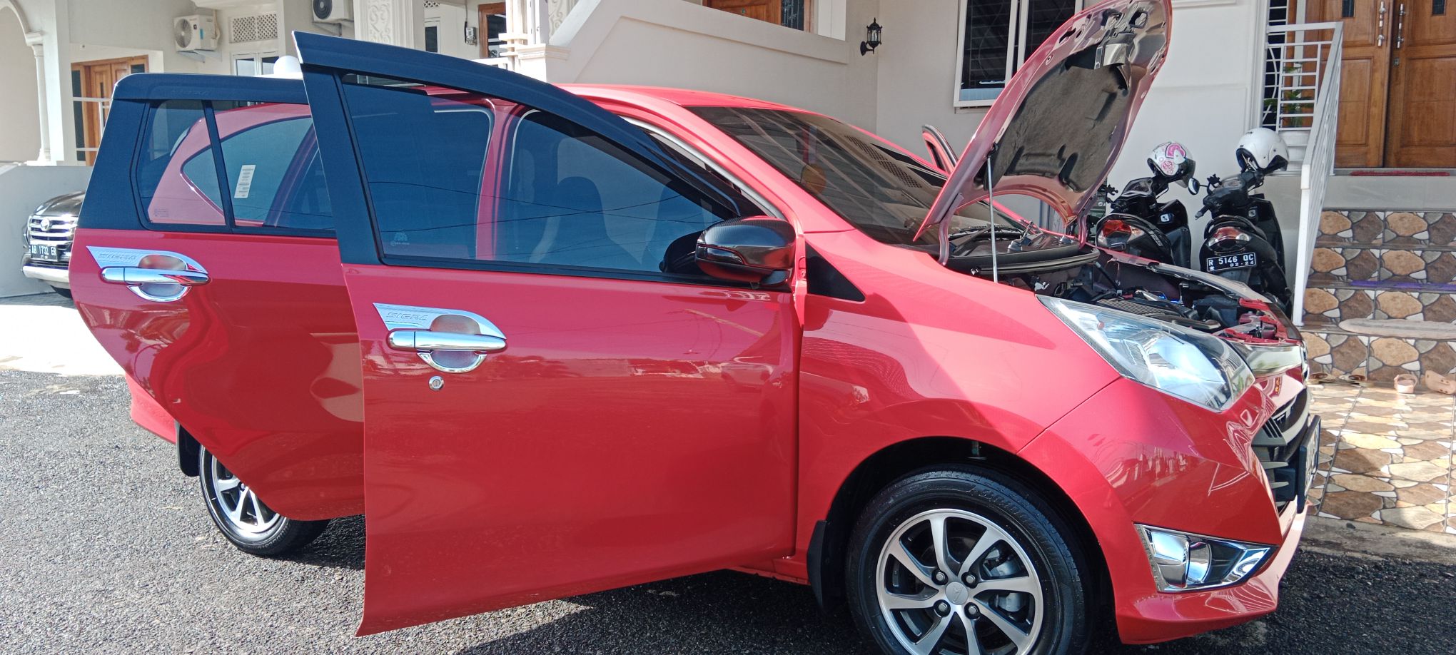 2012 Daihatsu Sigra 1.2 R DLX MT 2012 Daihatsu Sigra 1.2 R DLX MT