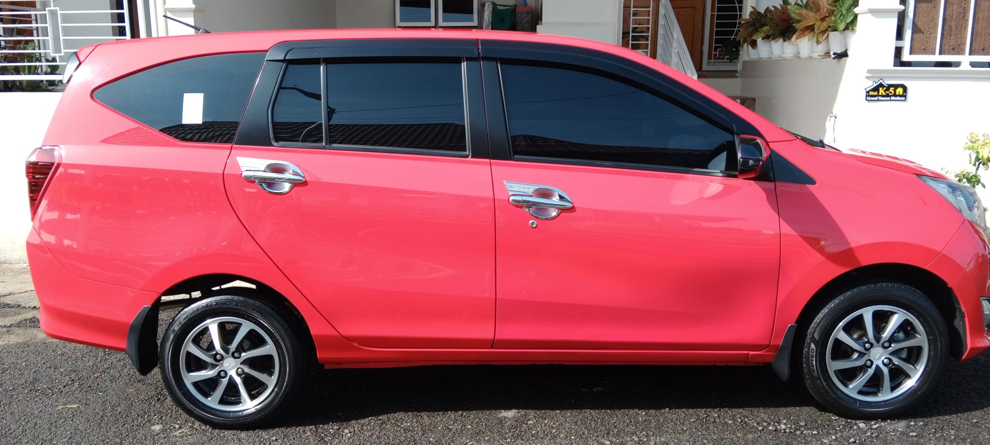 2012 Daihatsu Sigra 1.2 R DLX MT 2012 Daihatsu Sigra 1.2 R DLX MT