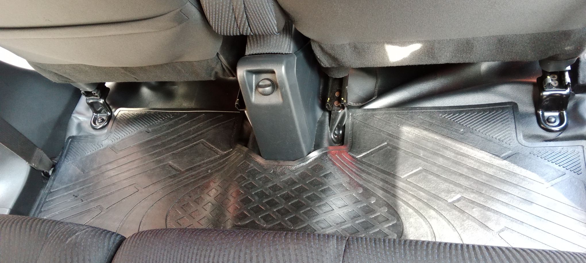 2012 Daihatsu Sigra 1.2 R DLX MT 2012 Daihatsu Sigra 1.2 R DLX MT