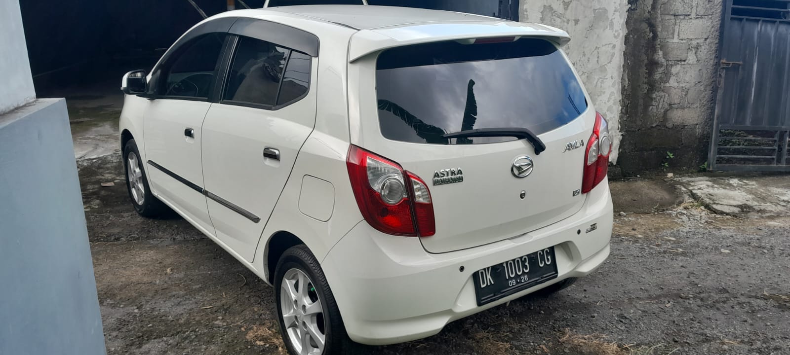 2016 Daihatsu Ayla  1.0 X AT 2016 Daihatsu Ayla  1.0 X AT