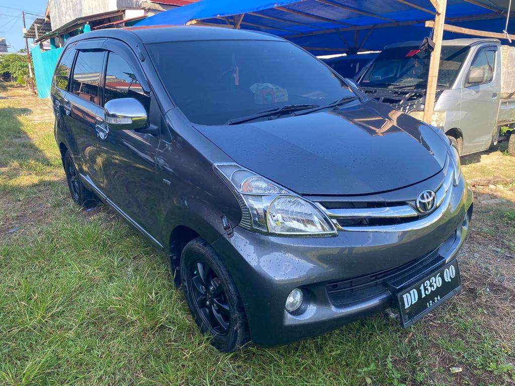 Second Hand 2014 Toyota Avanza Veloz Second Hand 2014 Toyota Avanza Veloz