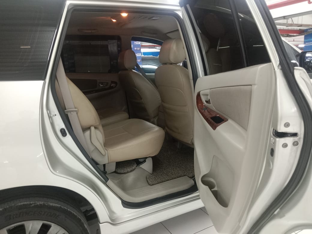 2013 Toyota Innova 2013 Toyota Innova