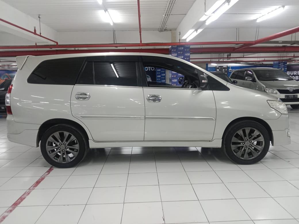 2013 Toyota Innova 2013 Toyota Innova