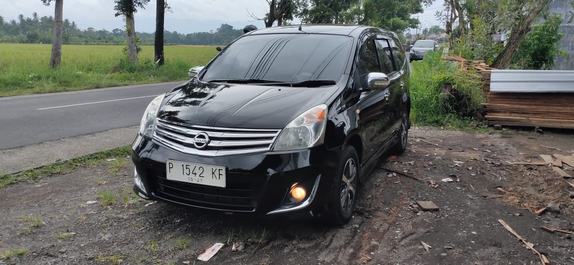 2012 Nissan Grand Livina Bekas 2012 Nissan Grand Livina Bekas
