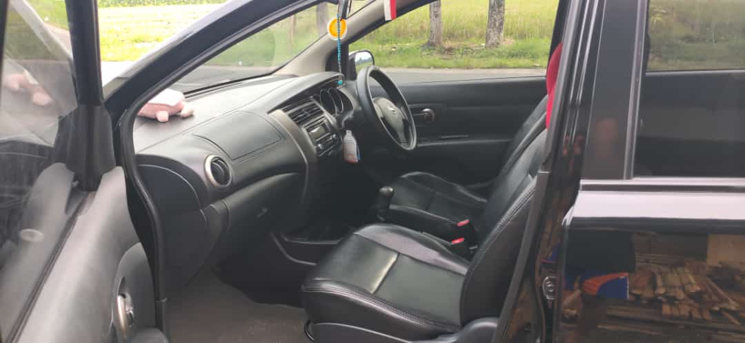 2012 Nissan Grand Livina 2012 Nissan Grand Livina