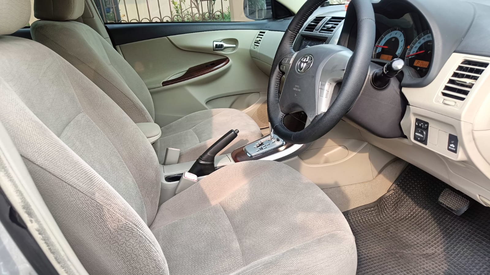 2012 Toyota Corolla Altis 2012 Toyota Corolla Altis