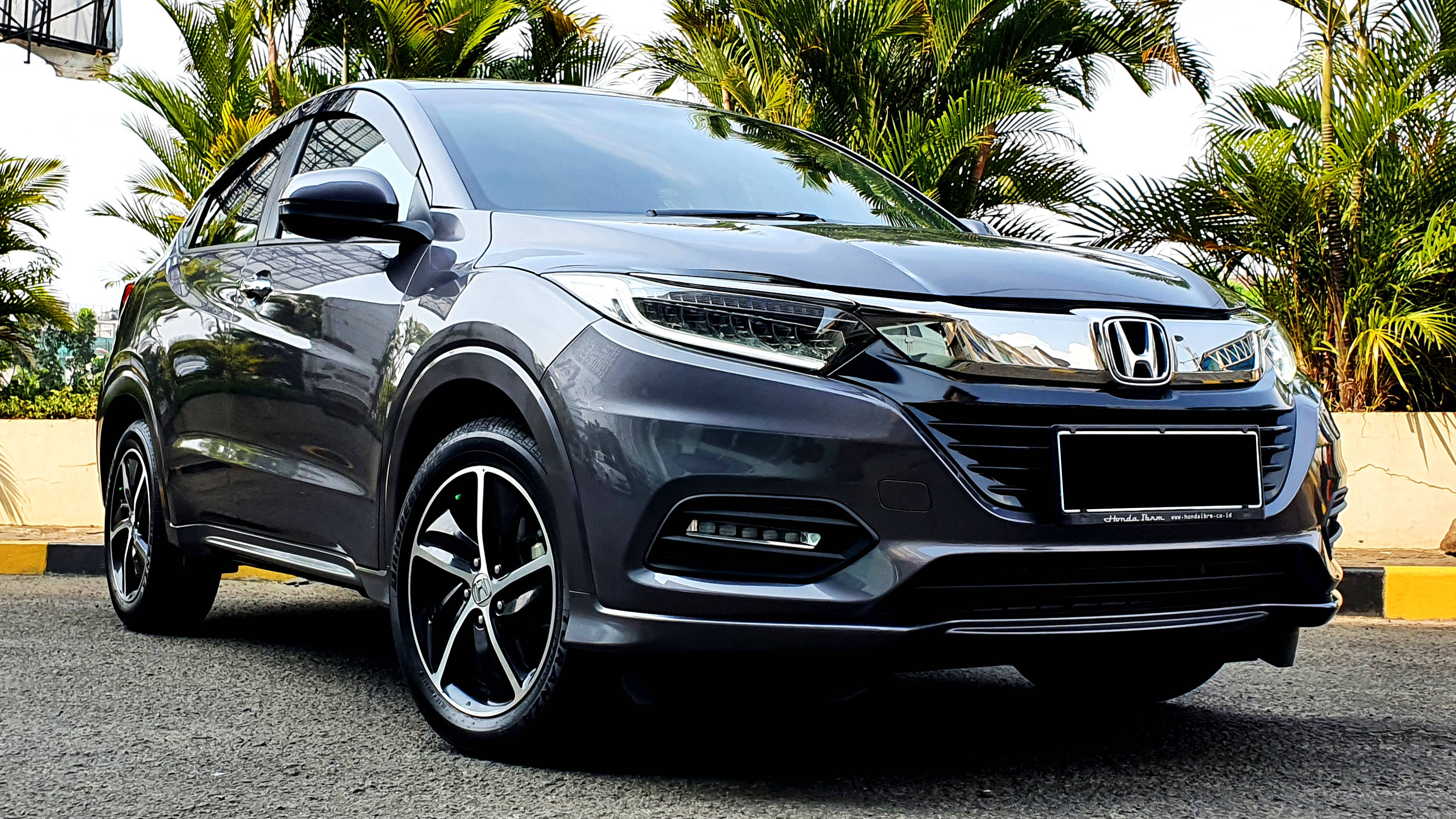 Dijual 2021 Honda HRV  V PRESTIGE 1.8L AT V PRESTIGE 1.8L AT Bekas