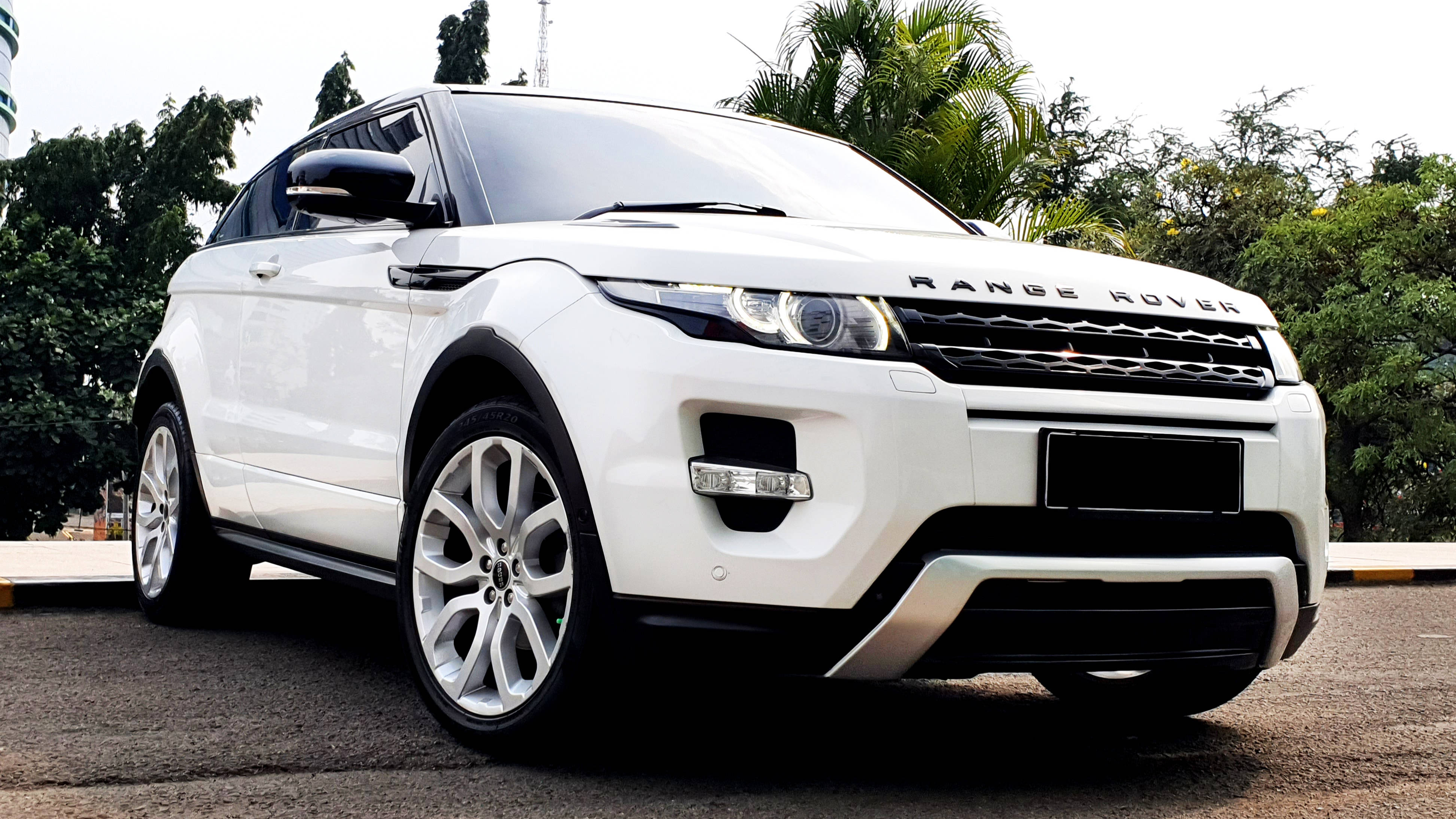 Dijual 2012 Land Rover Range Rover Evoque EVOQUE 2.0 L Si 4 DYNAMIC EVOQUE 2.0 L Si 4 DYNAMIC Bekas