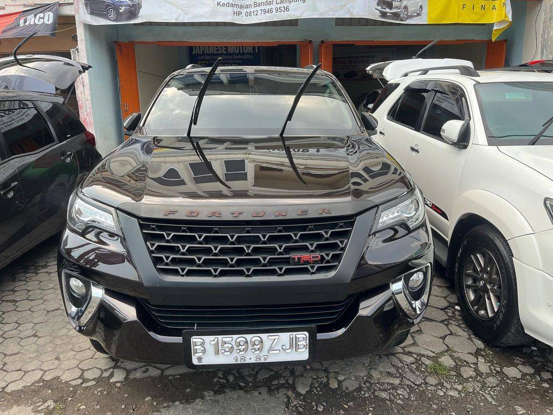 2017 Toyota Fortuner VRZ 4X2 TRD 2.4L AT Bekas 2017 Toyota Fortuner VRZ 4X2 TRD 2.4L AT Bekas