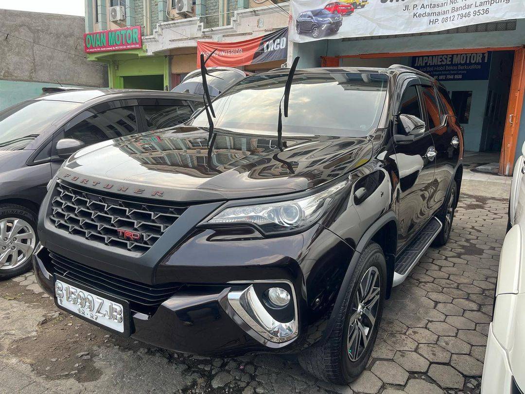 2017 Toyota Fortuner VRZ 4X2 TRD 2.4L AT 2017 Toyota Fortuner VRZ 4X2 TRD 2.4L AT