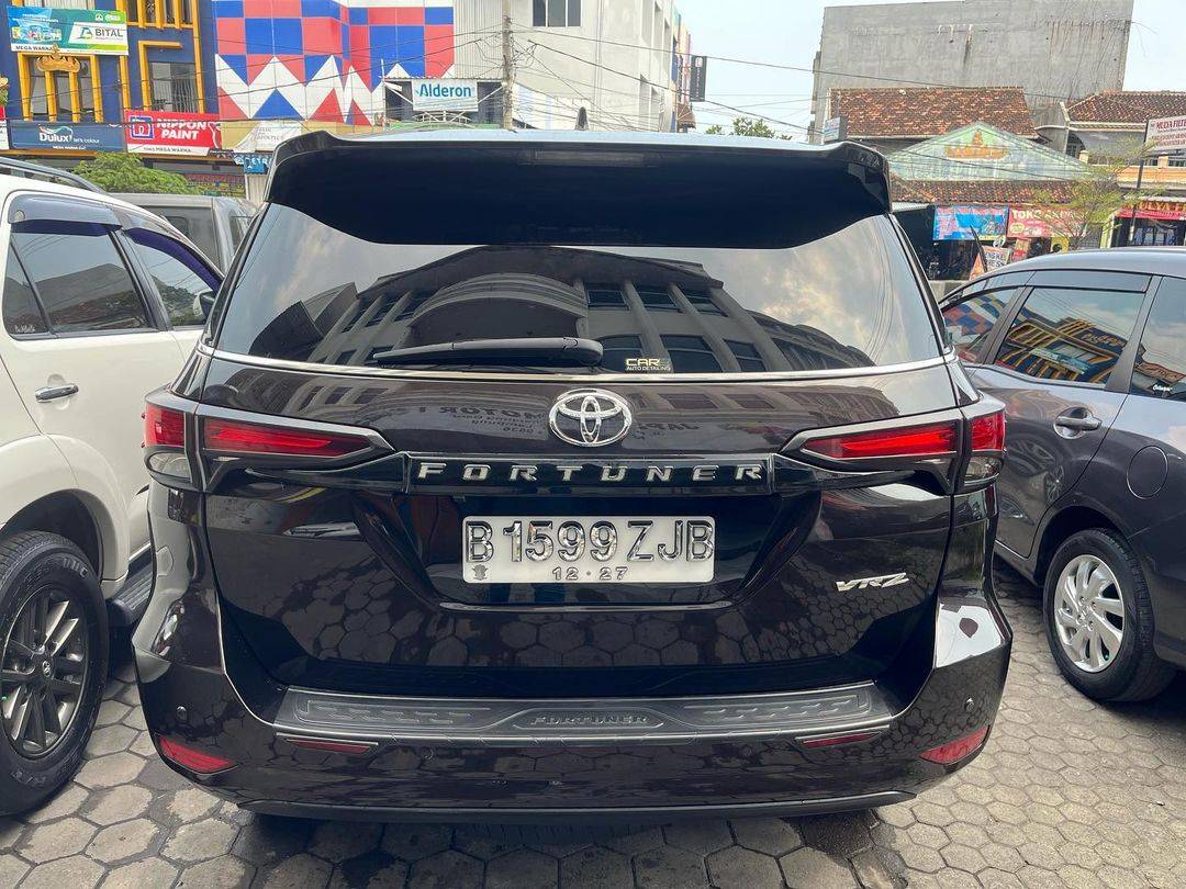 2017 Toyota Fortuner VRZ 4X2 TRD 2.4L AT 2017 Toyota Fortuner VRZ 4X2 TRD 2.4L AT