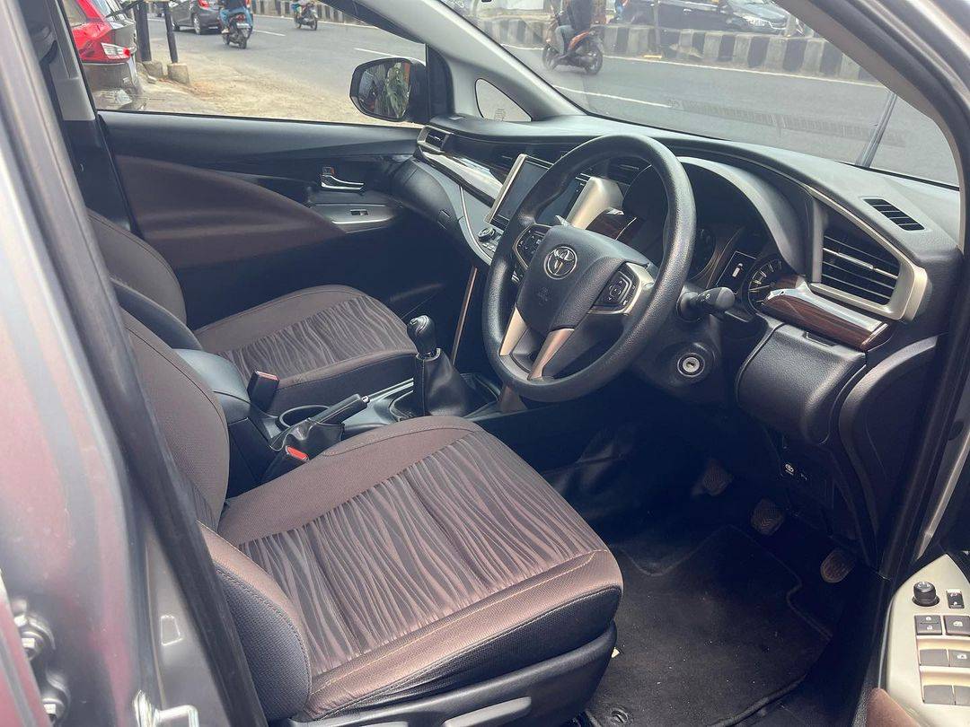 2021 Toyota Kijang Innova 2.0 V MT 2021 Toyota Kijang Innova 2.0 V MT