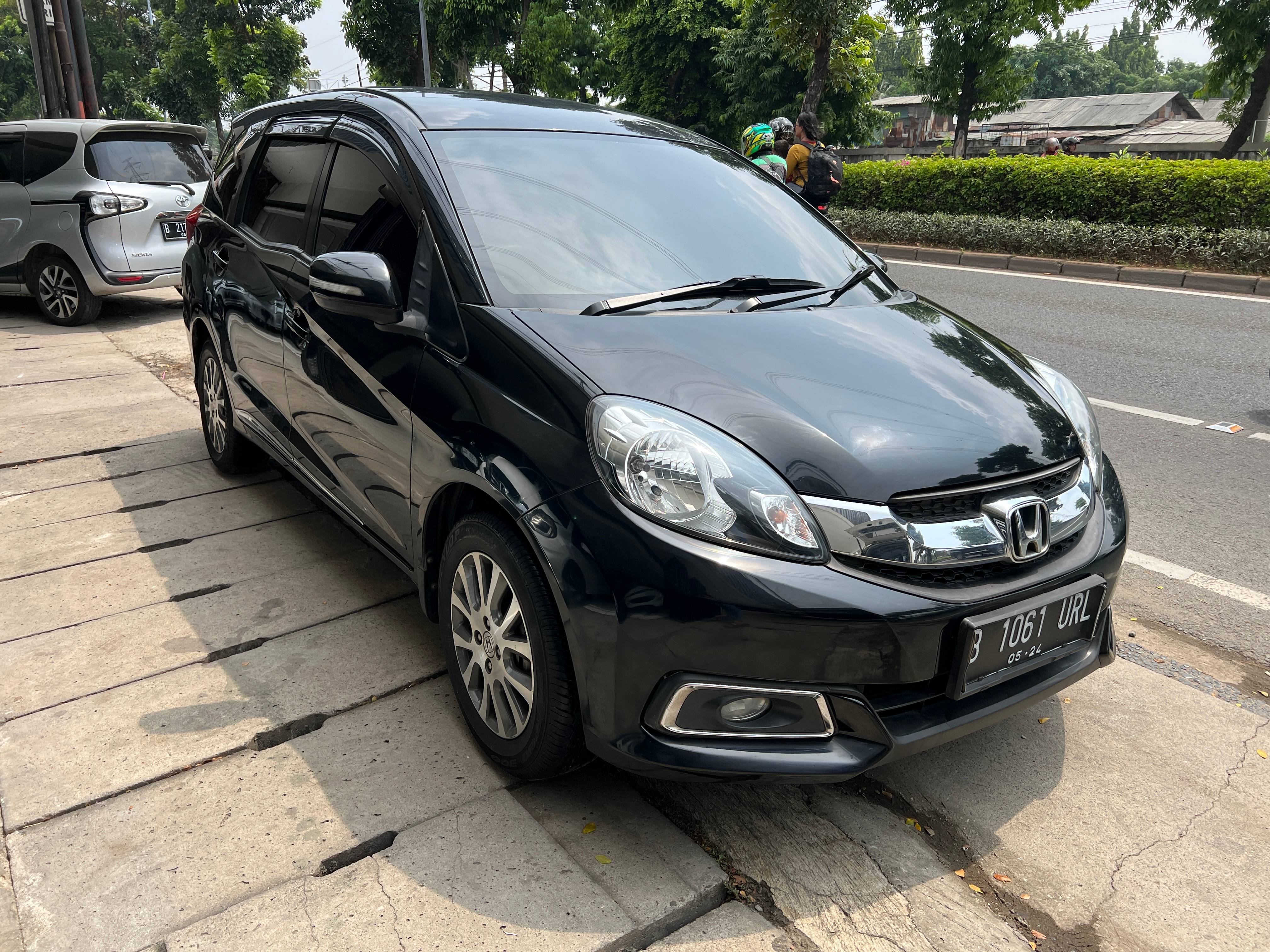 2014 Honda Mobilio  1.5 E AT PRESTIGE LIMITED EDITION 1.5 E AT PRESTIGE LIMITED EDITION tua