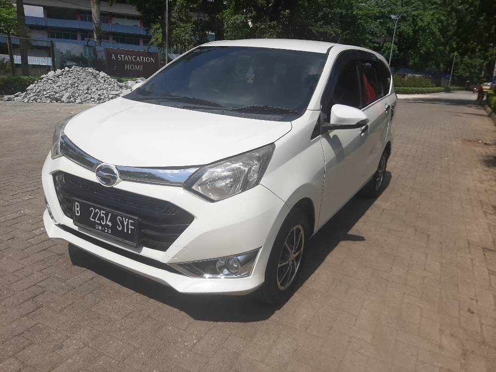 Old 2018 Daihatsu Sigra 1.2 R MT 1.2 R MT