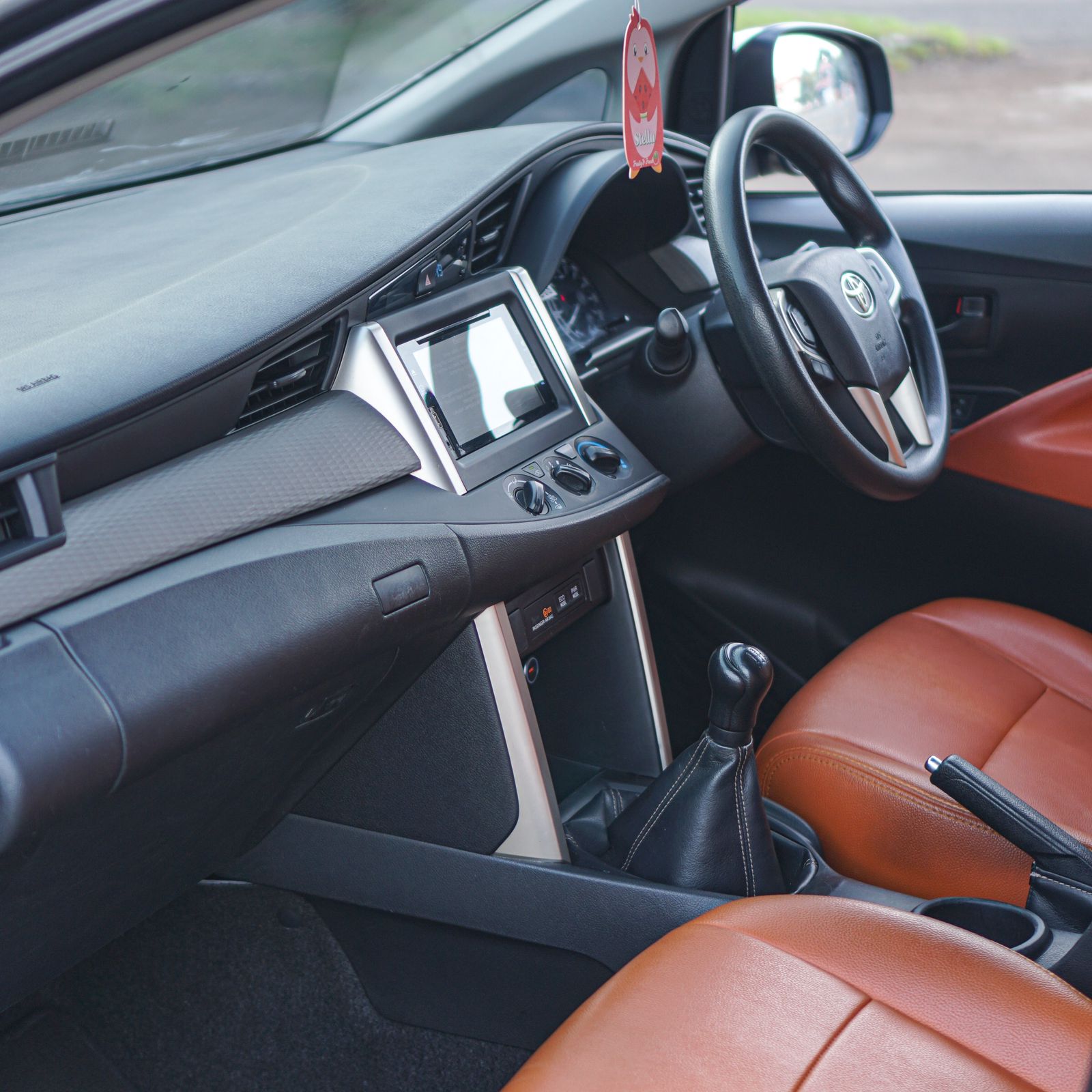 2016 Toyota Kijang Innova 2016 Toyota Kijang Innova