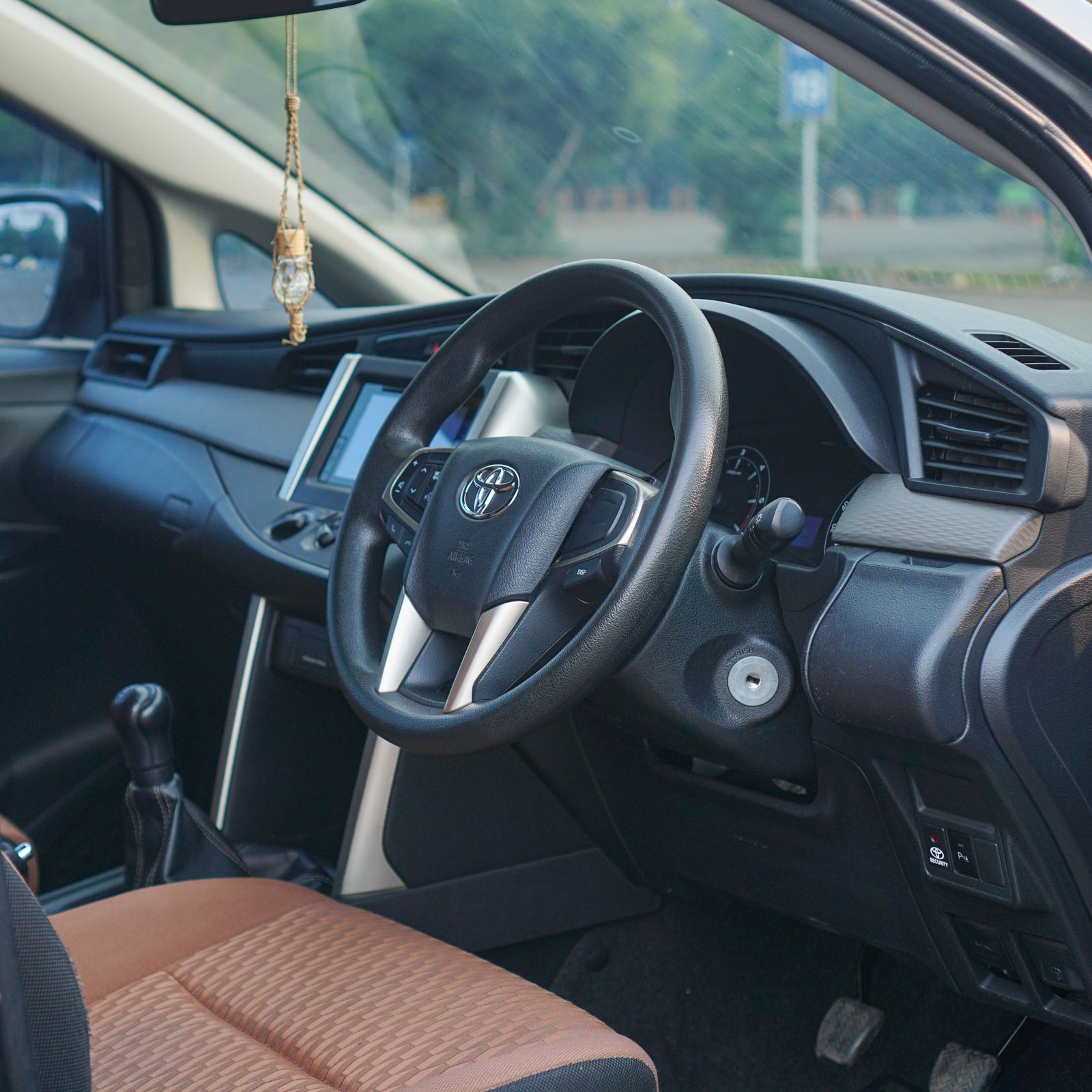 2016 Toyota Kijang Innova 2016 Toyota Kijang Innova