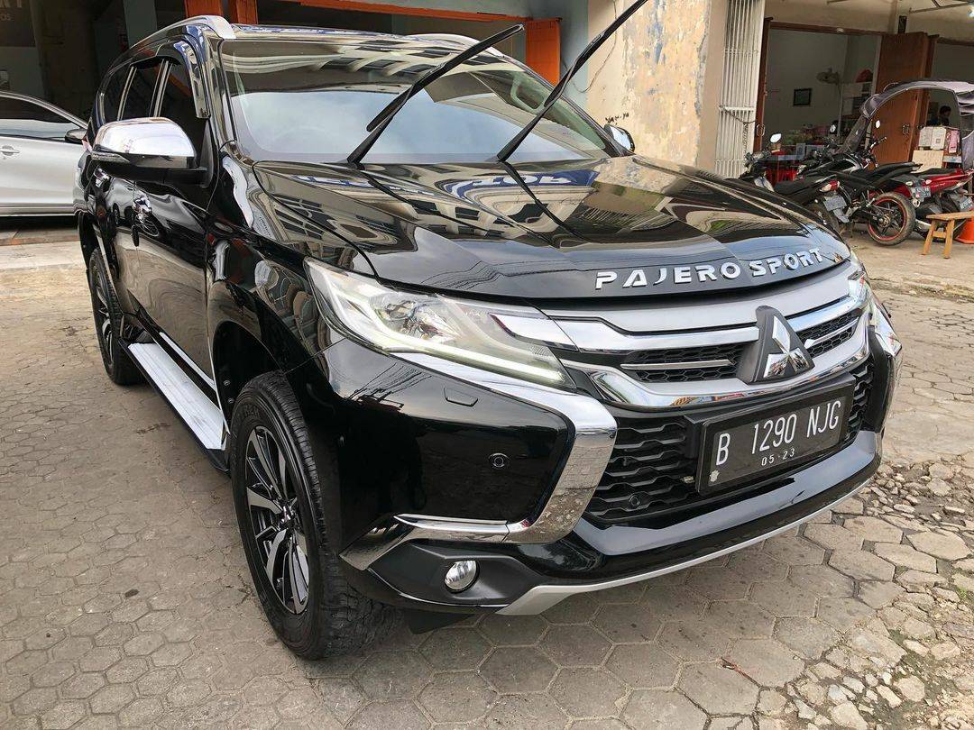2018 Mitsubishi Pajero Sport Dakar AT 4x2 2018 Mitsubishi Pajero Sport Dakar AT 4x2