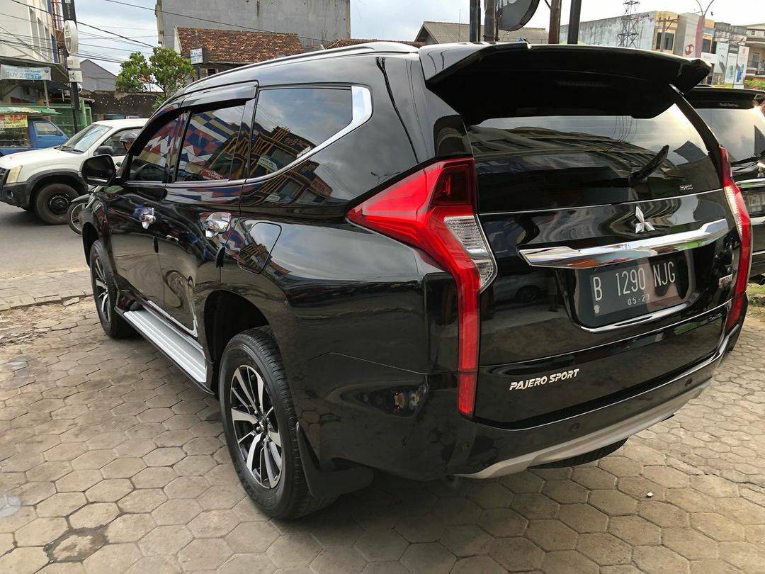 2018 Mitsubishi Pajero Sport Dakar AT 4x2 2018 Mitsubishi Pajero Sport Dakar AT 4x2