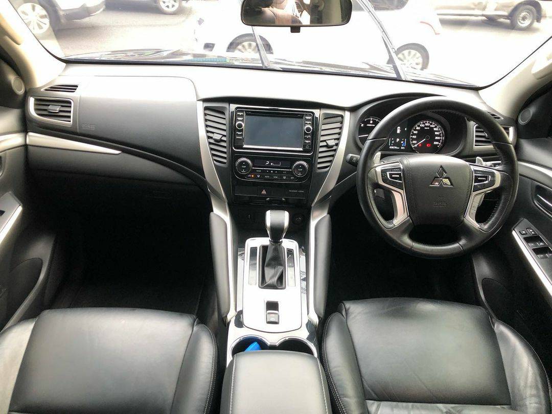 2018 Mitsubishi Pajero Sport Dakar AT 4x2 2018 Mitsubishi Pajero Sport Dakar AT 4x2