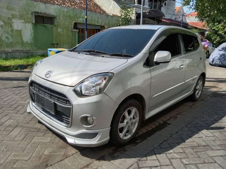 2014 Daihatsu Ayla  2014 Daihatsu Ayla