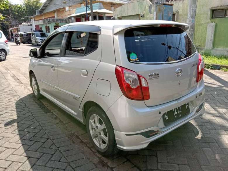 2014 Daihatsu Ayla  2014 Daihatsu Ayla