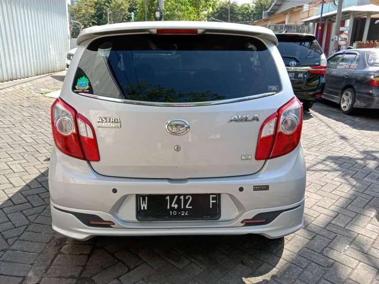 2014 Daihatsu Ayla  2014 Daihatsu Ayla