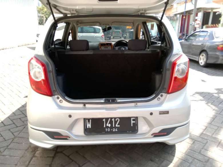 2014 Daihatsu Ayla  2014 Daihatsu Ayla