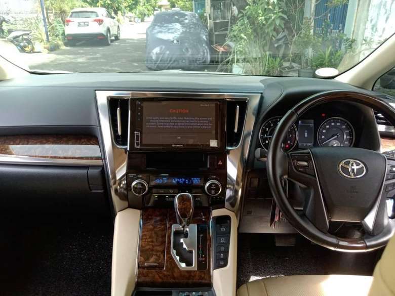 2020 Toyota Alphard  2.5 G A/T 2020 Toyota Alphard  2.5 G A/T