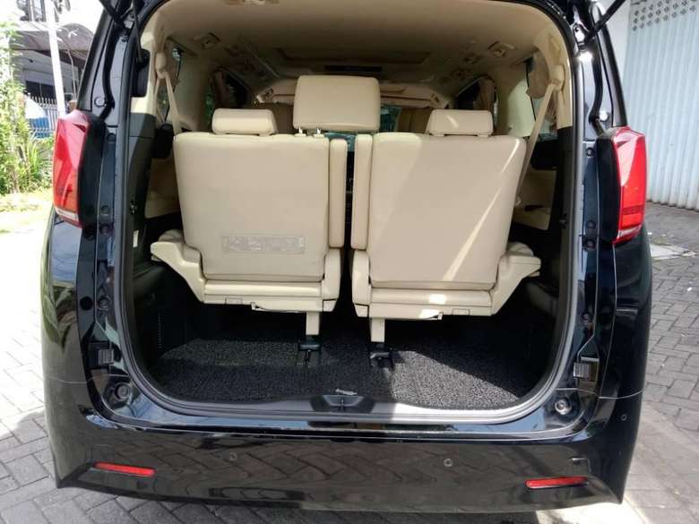 2020 Toyota Alphard  2.5 G A/T 2020 Toyota Alphard  2.5 G A/T