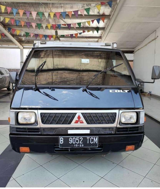 Second Hand 2018 Mitsubishi L300 Second Hand 2018 Mitsubishi L300