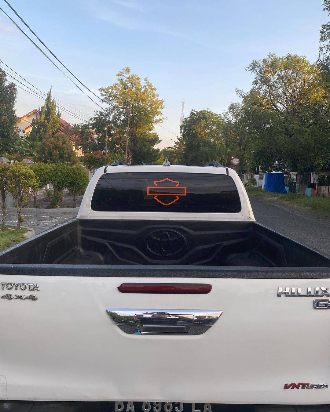 2015 Toyota Hilux Double Cabin G 2.5L MT 2015 Toyota Hilux Double Cabin G 2.5L MT