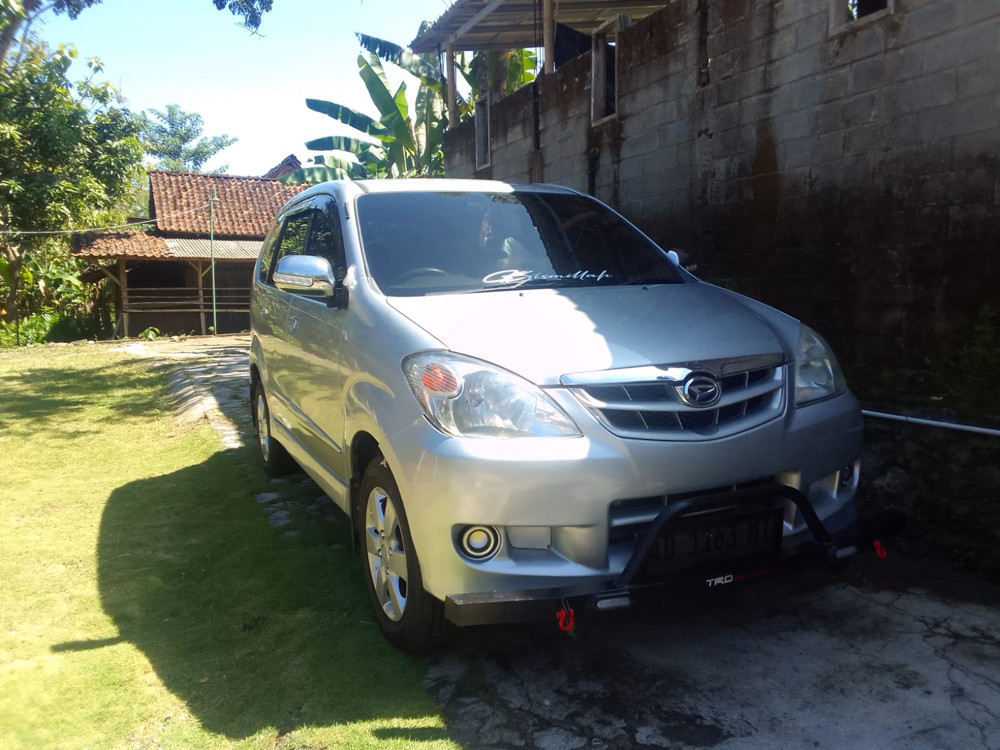 2011 Daihatsu Xenia Bekas 2011 Daihatsu Xenia Bekas