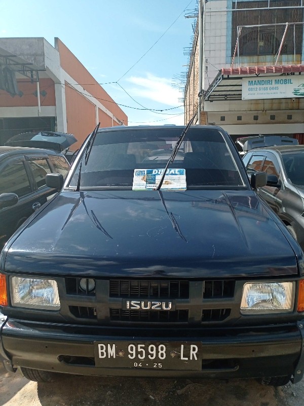 2002 Isuzu Panther