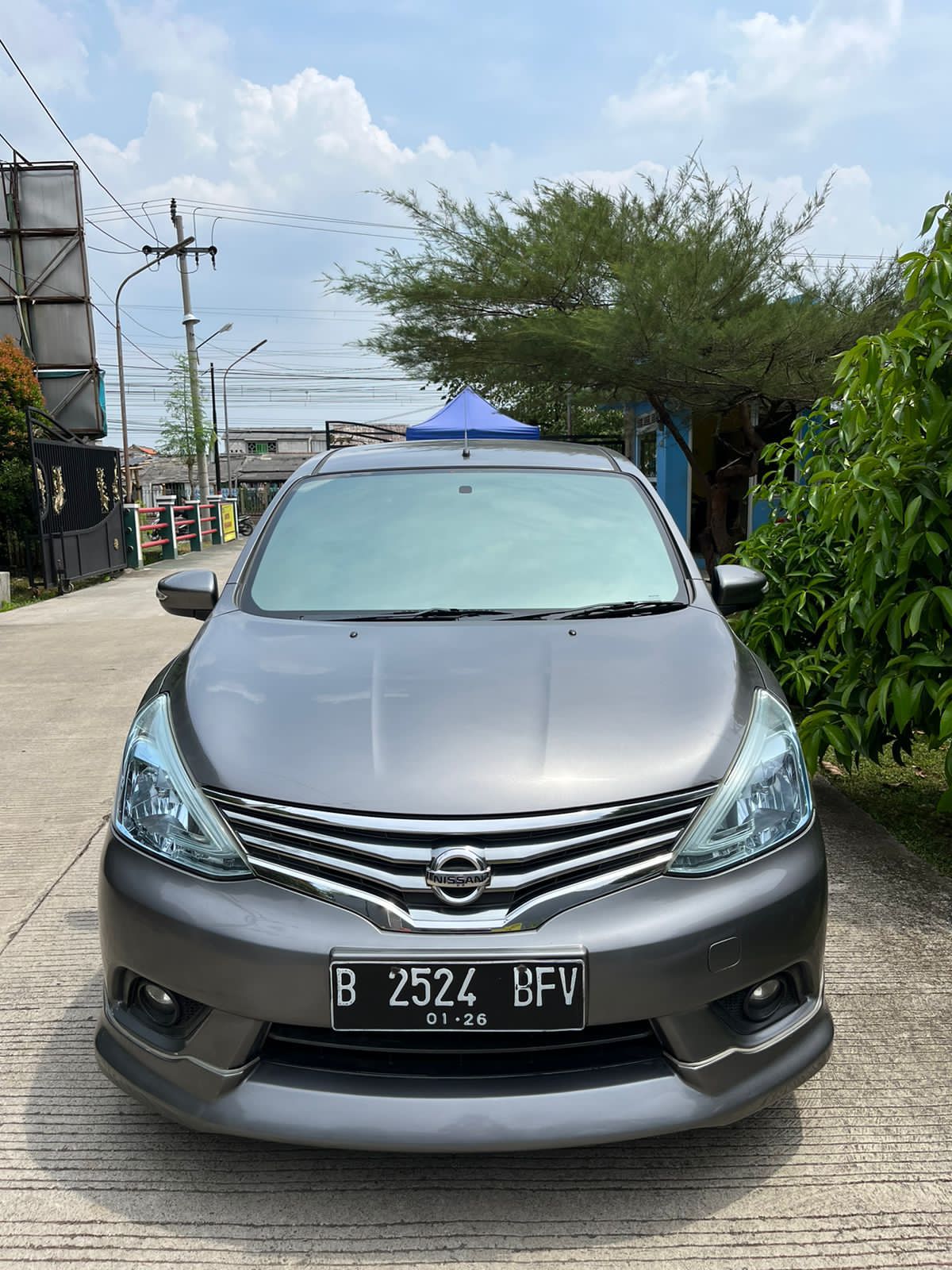 Second Hand 2015 Nissan Grand Livina Second Hand 2015 Nissan Grand Livina
