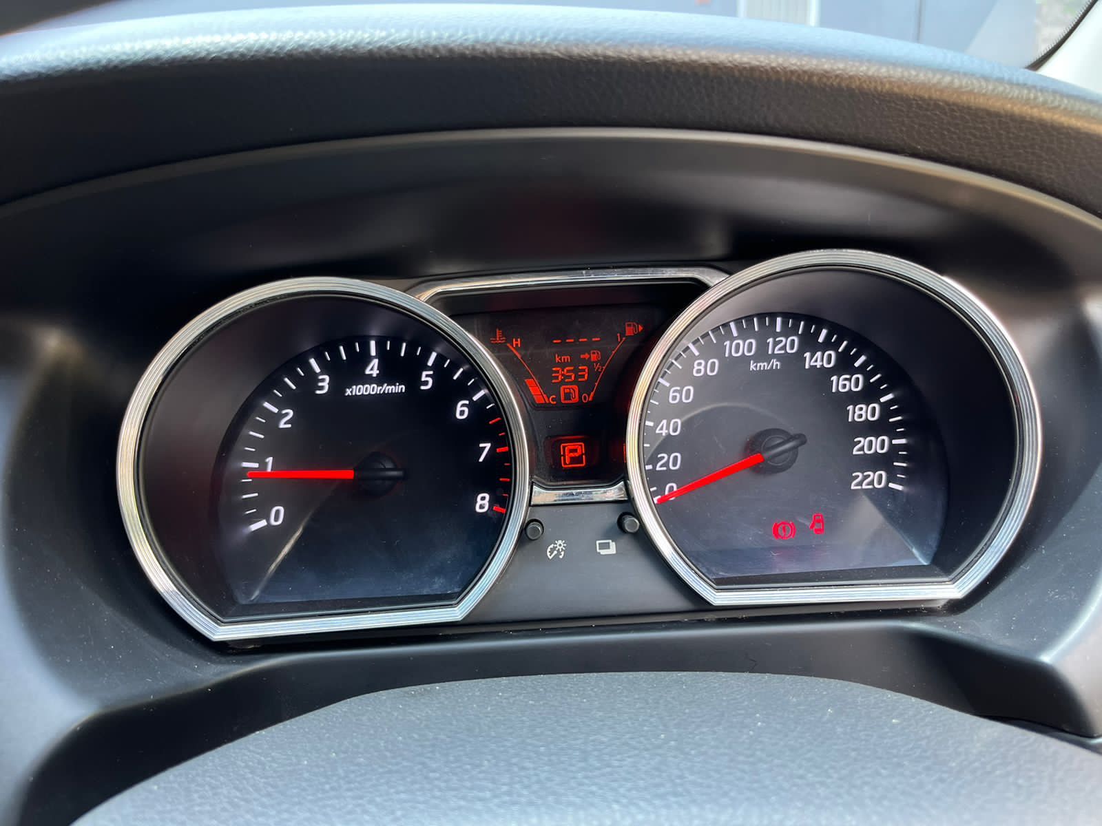 2015 Nissan Grand Livina 1.5 HWS CVT 2015 Nissan Grand Livina 1.5 HWS CVT