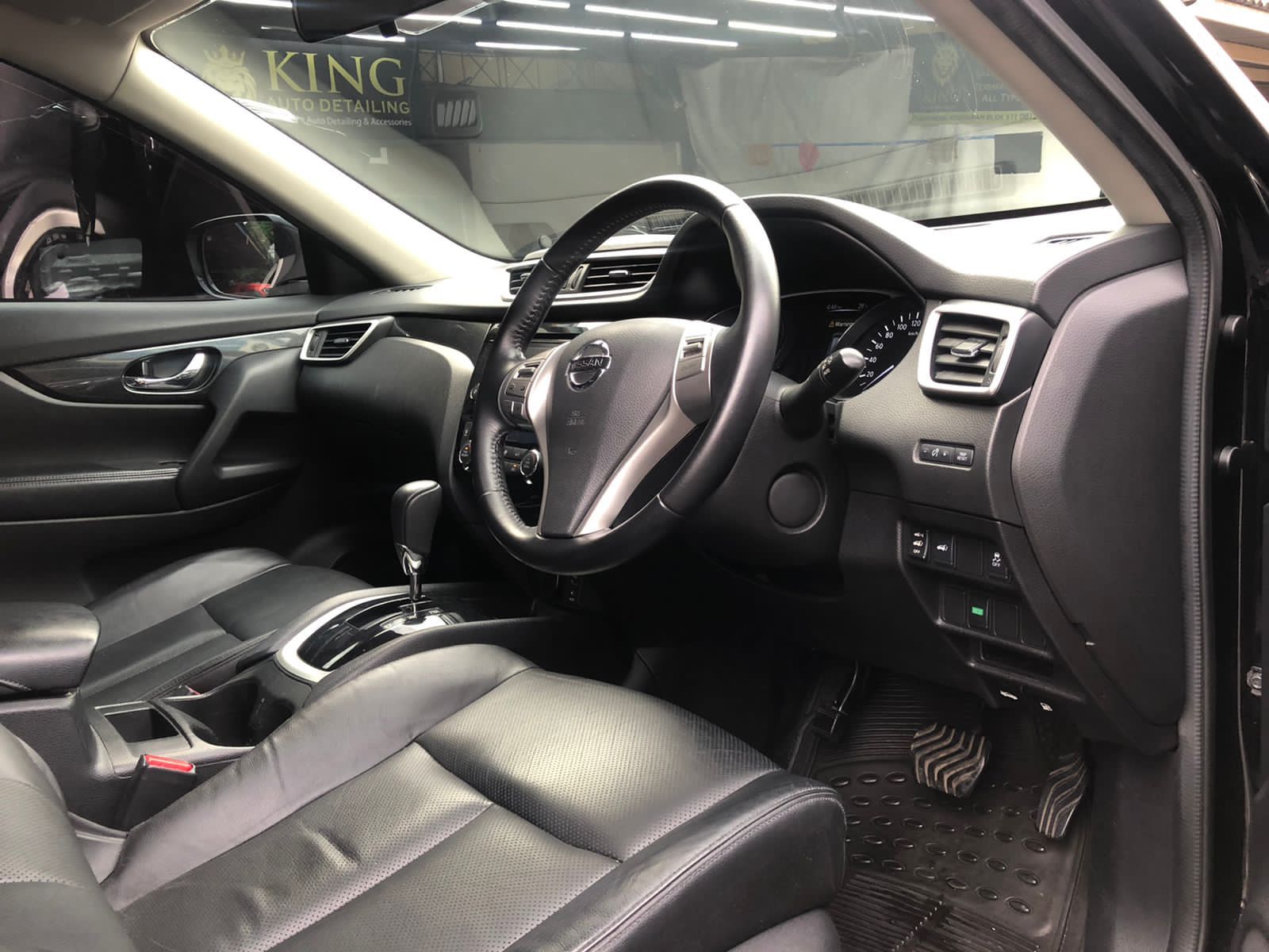 2015 Nissan X-Trail  2.5 XT AT 2015 Nissan X-Trail  2.5 XT AT