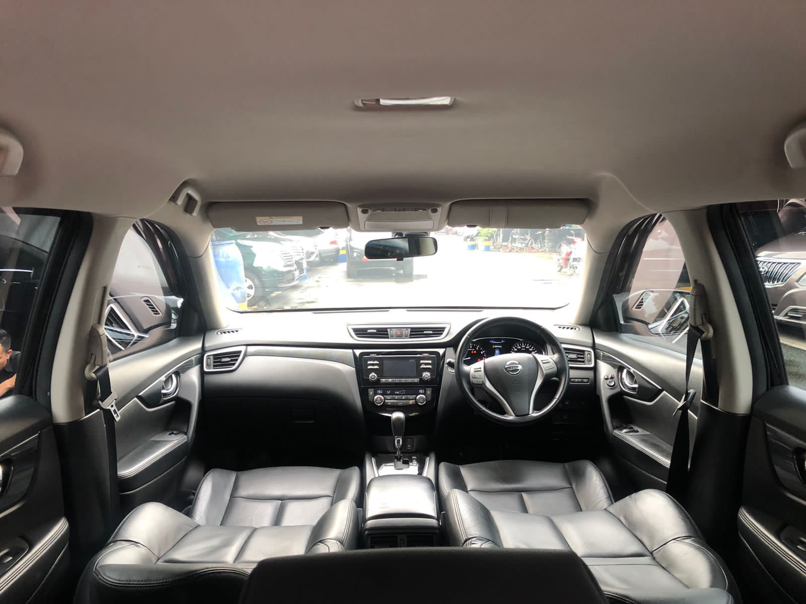 2015 Nissan X-Trail  2.5 XT AT 2015 Nissan X-Trail  2.5 XT AT