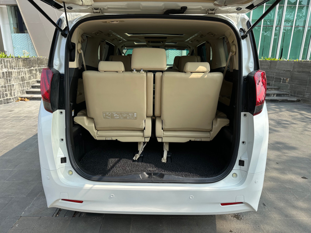 2017 Toyota Alphard 2.5 G A/T 2017 Toyota Alphard 2.5 G A/T
