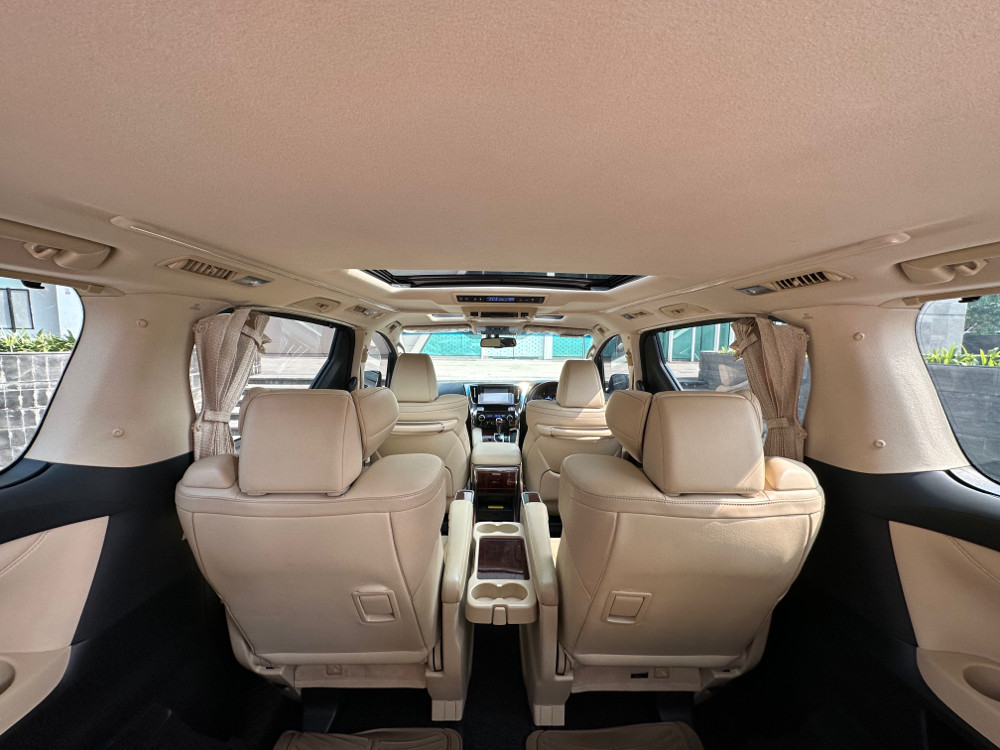 2017 Toyota Alphard 2.5 G A/T 2017 Toyota Alphard 2.5 G A/T