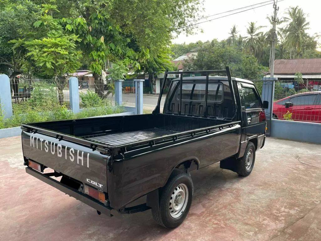 2017 Mitsubishi L300 2017 Mitsubishi L300