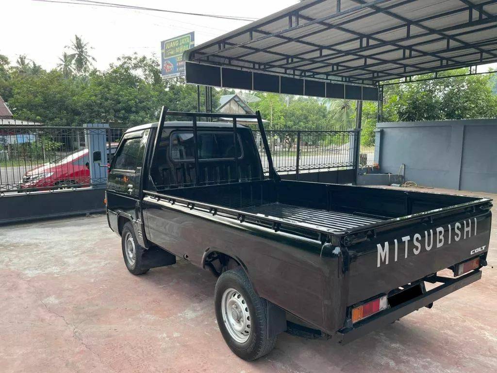 2017 Mitsubishi L300 2017 Mitsubishi L300