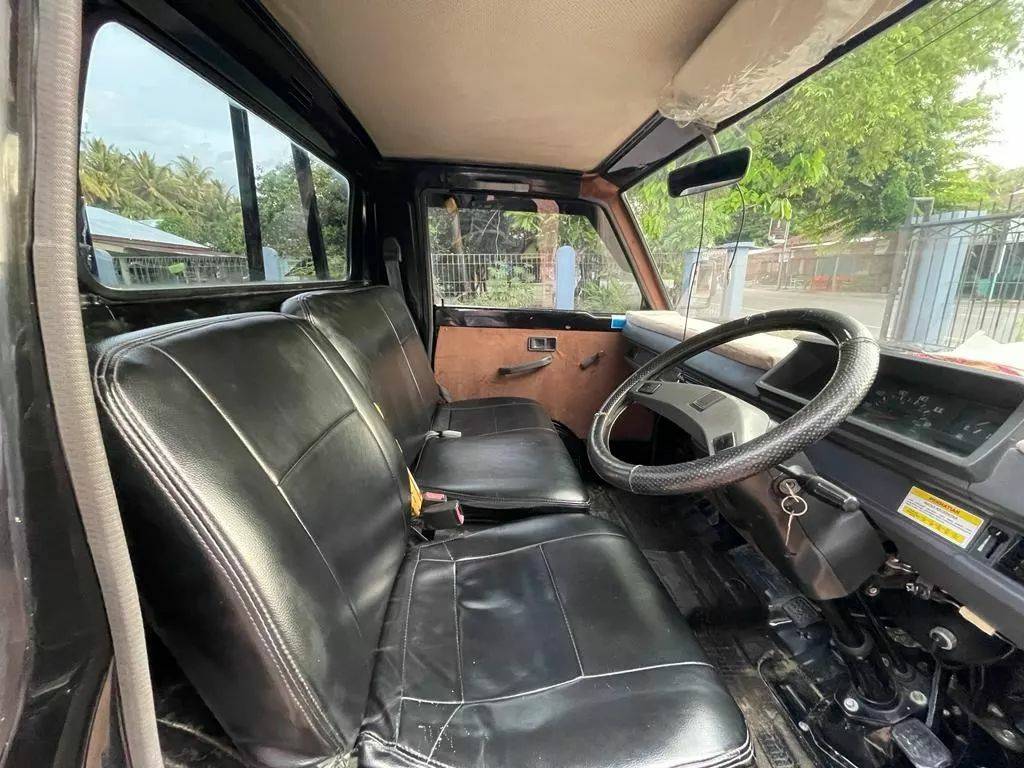 2017 Mitsubishi L300 2017 Mitsubishi L300