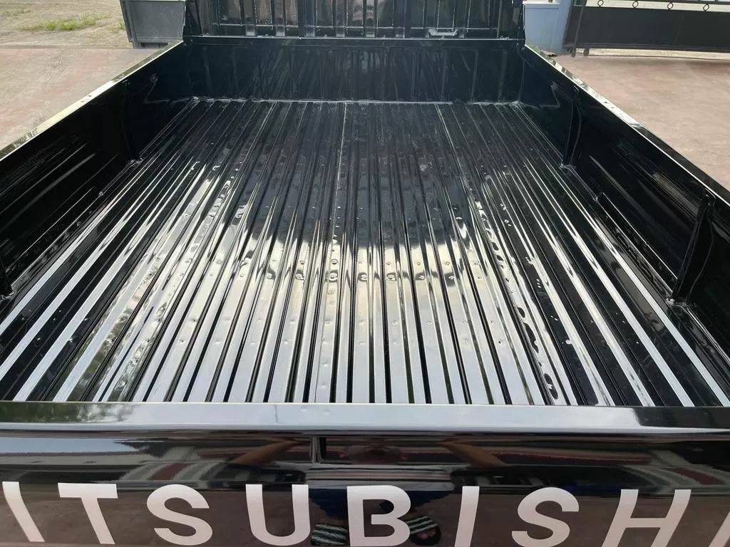 2017 Mitsubishi L300 2017 Mitsubishi L300