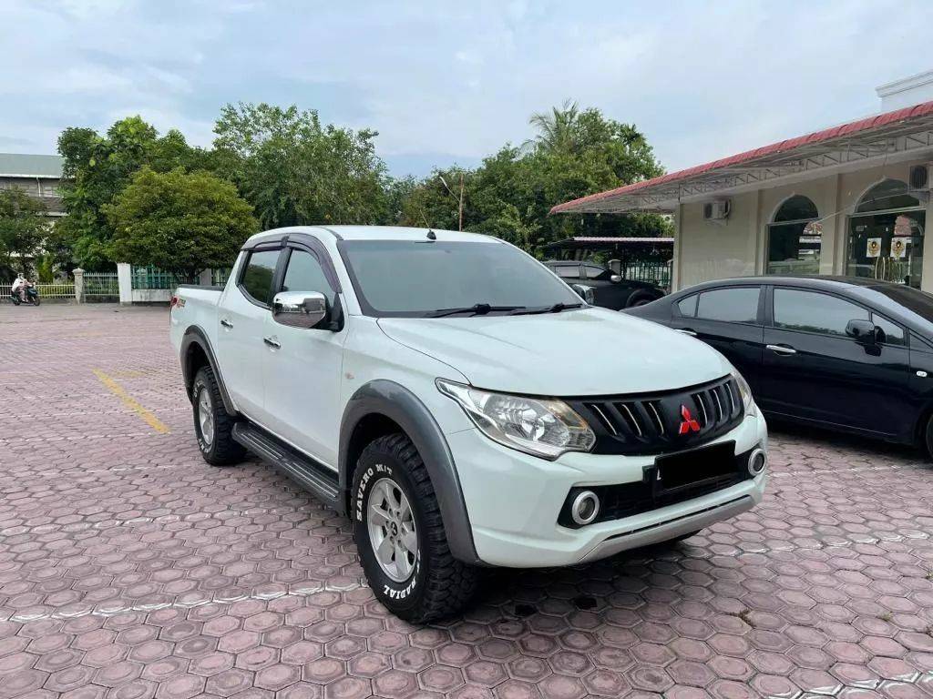 2016 Mitsubishi Strada Triton GLX 2.8 MT 2016 Mitsubishi Strada Triton GLX 2.8 MT