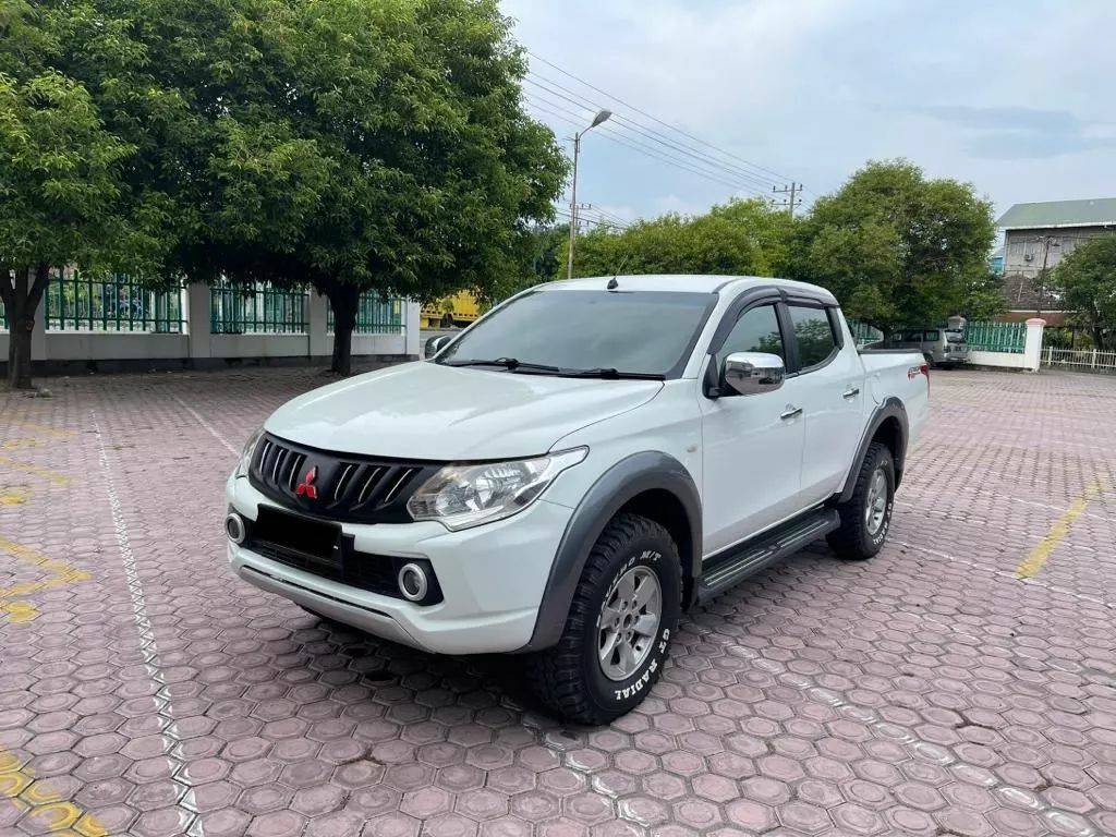 2016 Mitsubishi Strada Triton GLX 2.8 MT 2016 Mitsubishi Strada Triton GLX 2.8 MT