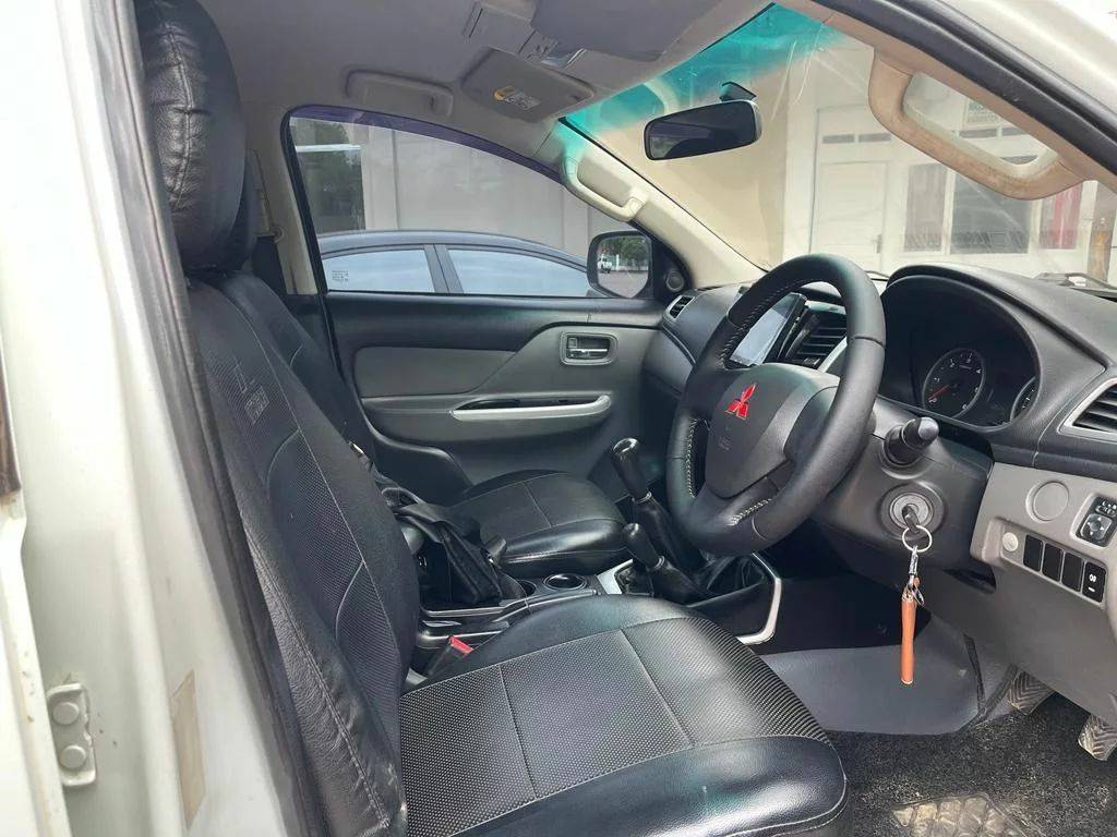 2016 Mitsubishi Strada Triton GLX 2.8 MT 2016 Mitsubishi Strada Triton GLX 2.8 MT