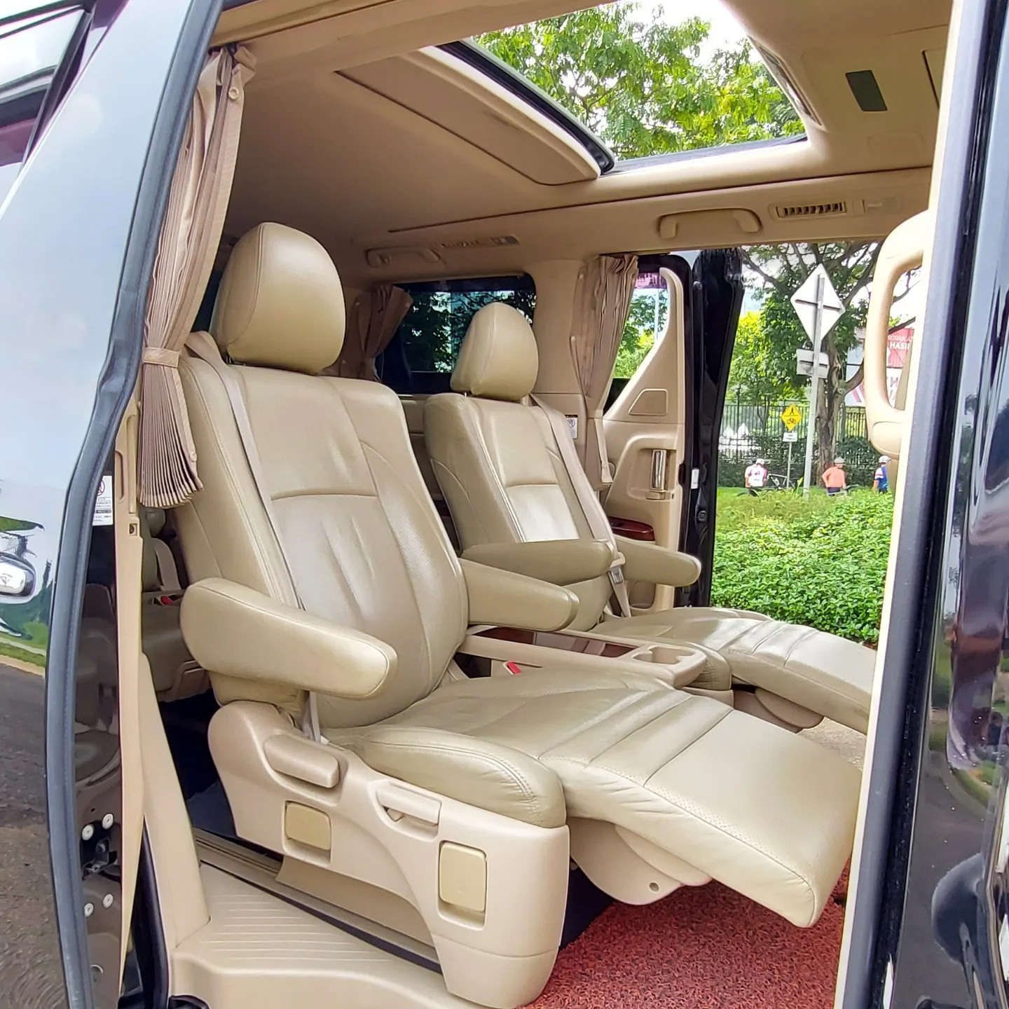 2010 Toyota Alphard 2010 Toyota Alphard