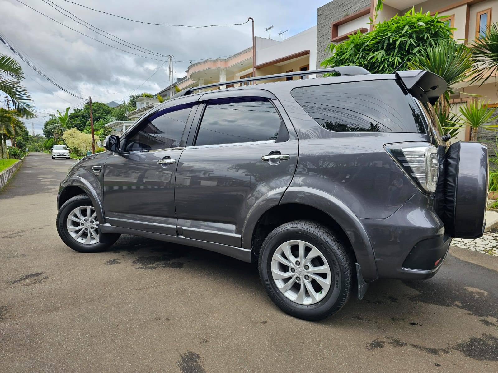 2015 Daihatsu Terios 1.5L TX AT ADVENTURE 1.5L TX AT ADVENTURE tua